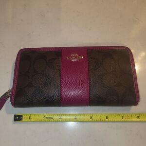 "Coach" wallet